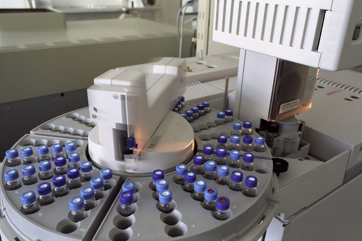 Sample vials loaded in a chromatography autosampler